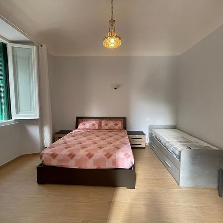 Casa Al Mare Apartment Savona Bagian luar foto